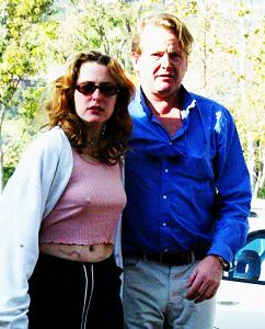 gillian-anderson-julian-ozanne-what-the-2006–001-small.jpg