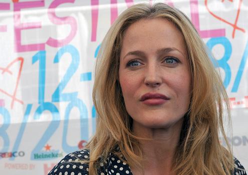 gillian_anderson_sarajevo_film_festival_20_08_2009_a_small.jpg