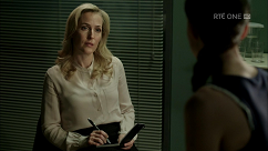 kultx-gillian-anderson-the-fall-201–005-small.png