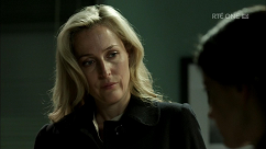 kultx-gillian-anderson-the-fall-201–009-small.png