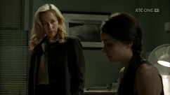 kultx-gillian-anderson-the-fall-201–010-small.png
